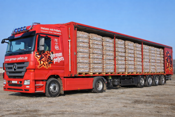 ChatGPT-Image-6-fevr.-2026-13_19_43.png German Pellets LKW-Komplettladung – 24 Paletten (72 Säcke × 15 kg pro Palette / 1080 kg)